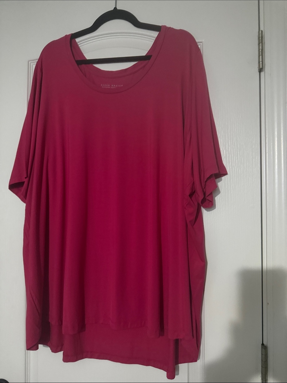 Relaxed Fit Women's Top in Raspberry - Unbranded